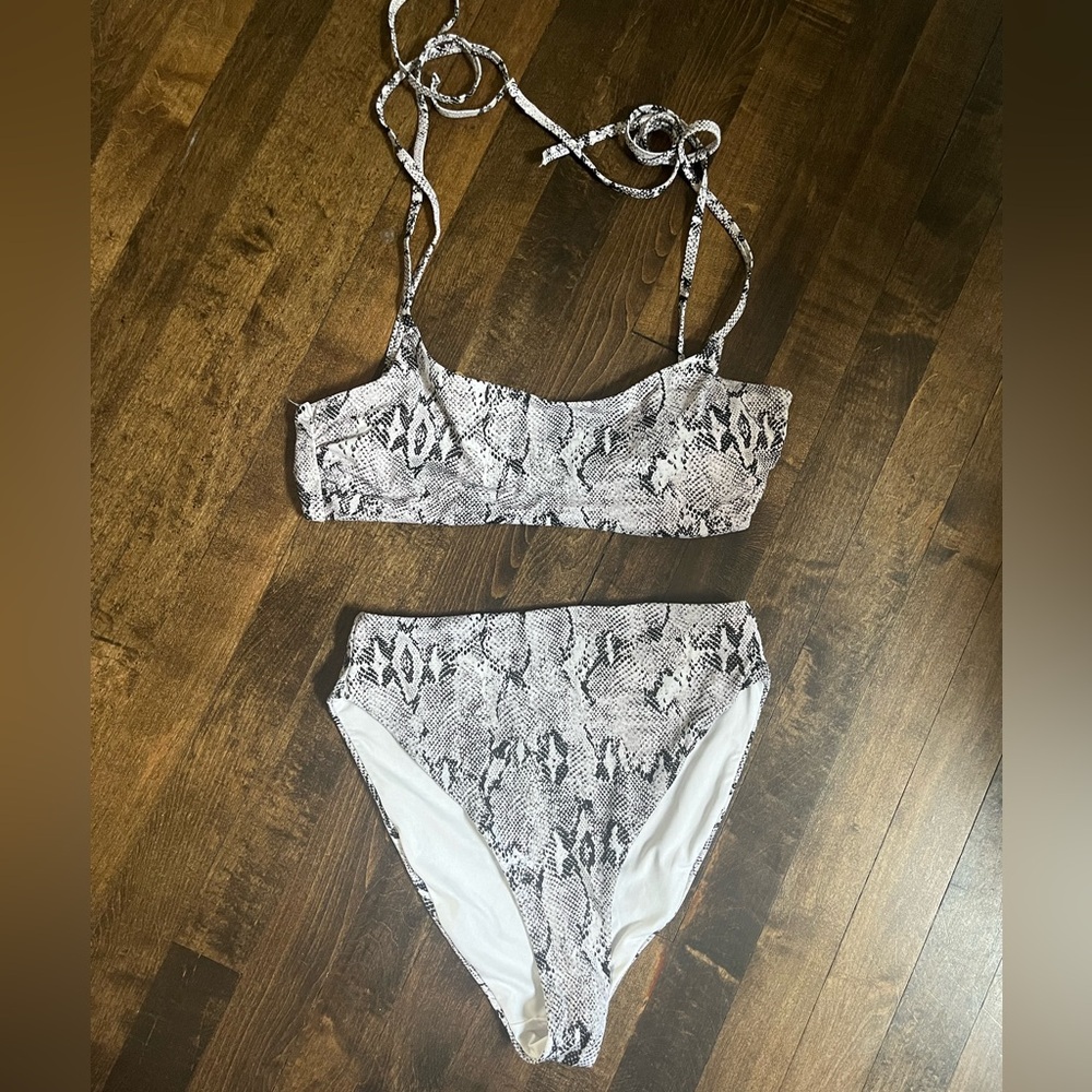 Chelsea 28 White Snakeskin Print High Waist Bikini Set Size M